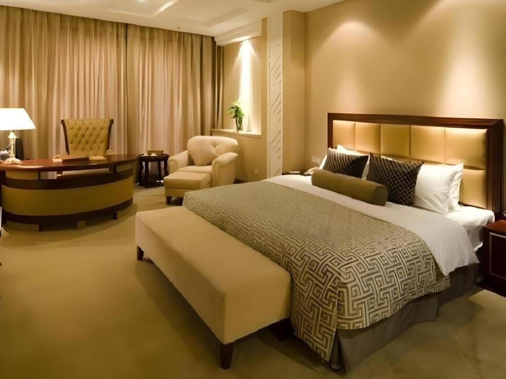 Nanchang Galactic Peace International Hotel Экстерьер фото