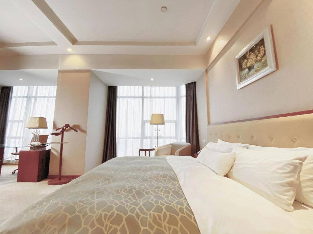 Nanchang Galactic Peace International Hotel Экстерьер фото