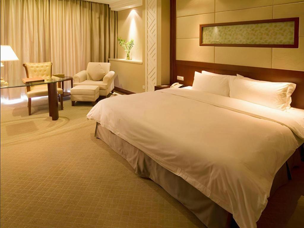 Nanchang Galactic Peace International Hotel Экстерьер фото