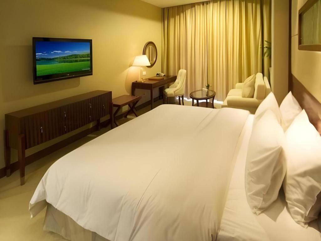 Nanchang Galactic Peace International Hotel Экстерьер фото